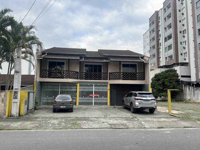 Imóvel Piso Térreo Sala Comercial E Piso Superior Residencial, Joinville/sc., localizado em Joinville - SC