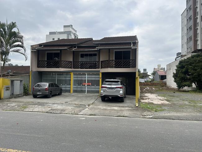 Imóvel Piso Térreo Sala Comercial E Piso Superior Residencial, Joinville/sc., localizado em Joinville - SC