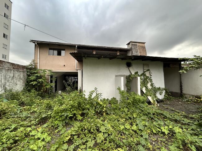 Imóvel Piso Térreo Sala Comercial E Piso Superior Residencial, Joinville/sc., localizado em Joinville - SC