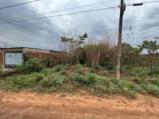 Lote N° 37, Da Quadra 28, Ouro Verde, Área 250,00 M², Padre Bernardo - Goiás., localizado em Padre Bernardo - GO