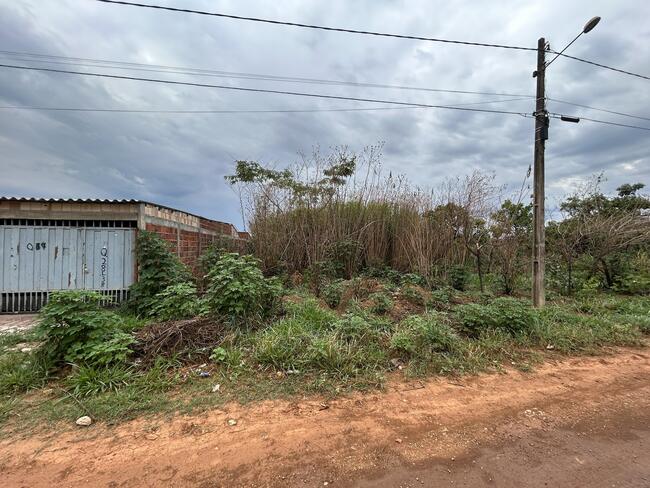 Lote N° 37, Da Quadra 28, Ouro Verde, Área 250,00 M², Padre Bernardo - Goiás., localizado em Padre Bernardo - GO