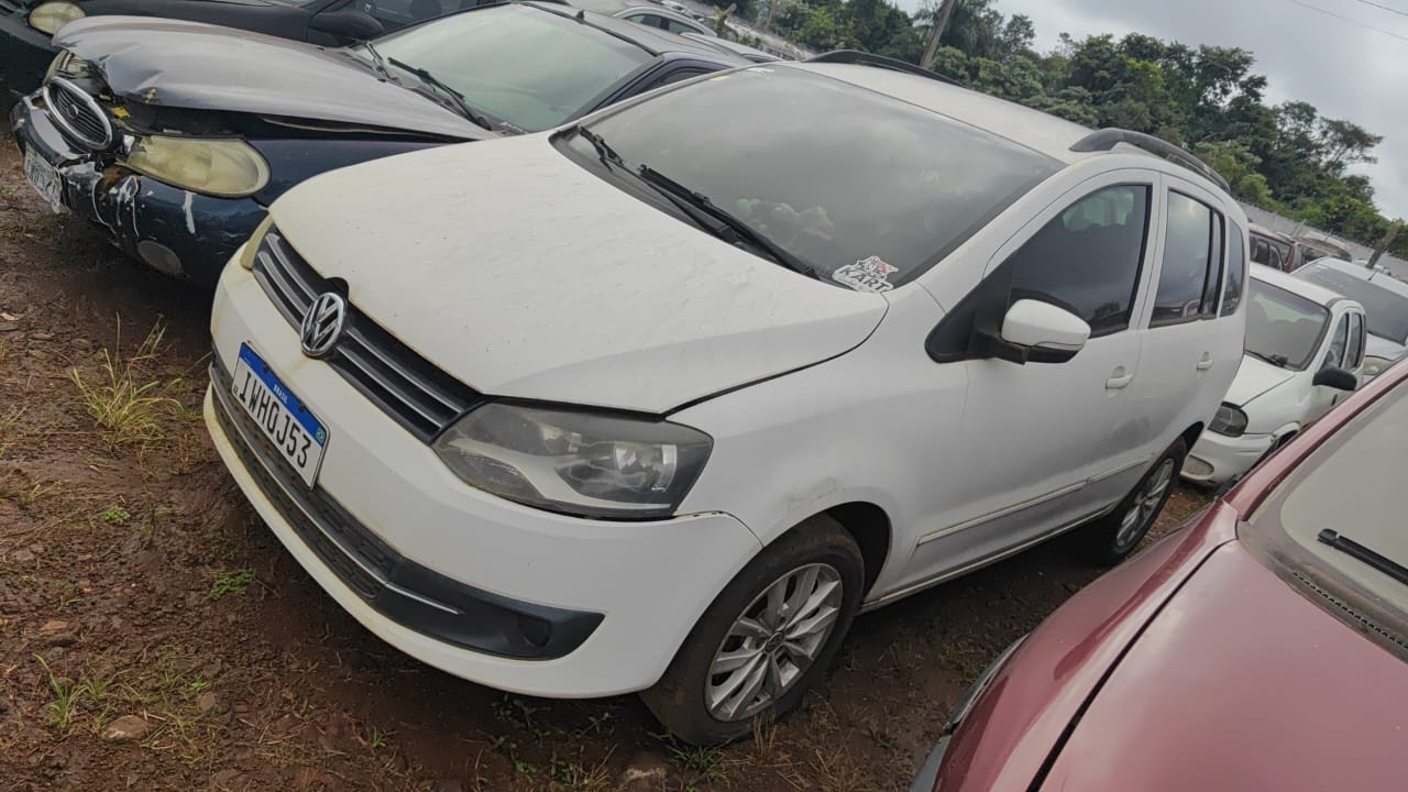 Foto de Marca: VW / Modelo: SPACEFOX TREND GII / Placa: IWH0J53 / Ano Fabricação: 2014 / Ano modelo: 2014 / Cor: BRANCA / Combustível: ALCOOL/GASOLINA