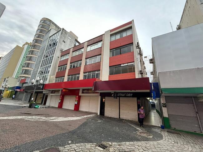 SALA COMERCIAL ÁREA 33,10M², EDIFÍCIO SORAYA, FLORIANÓPOLIS/SC