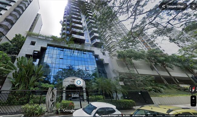 Apartamento na lagoa, com direito a duas vagas de garagem.
