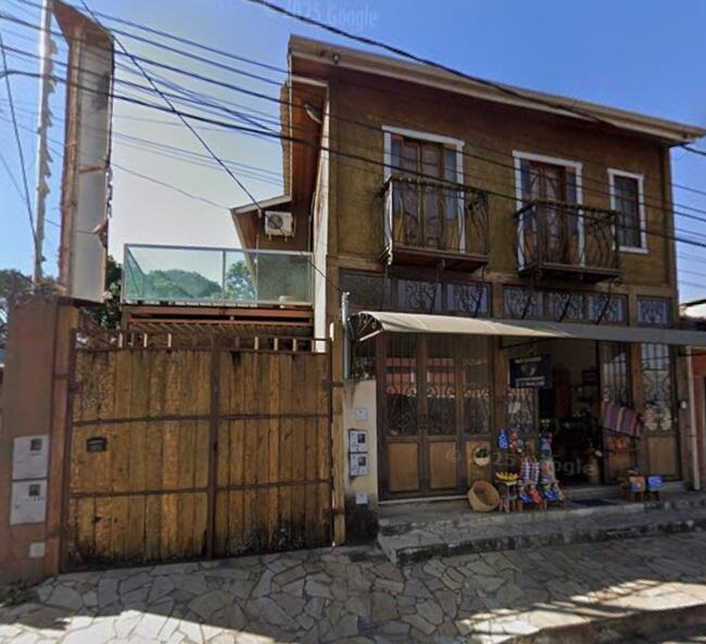 SANTA CRUZ DE MINAS - MG - IMÓVEL RESIDENCIAL COM TERRENO E MELHORIAS - BAIRRO CENTRO.