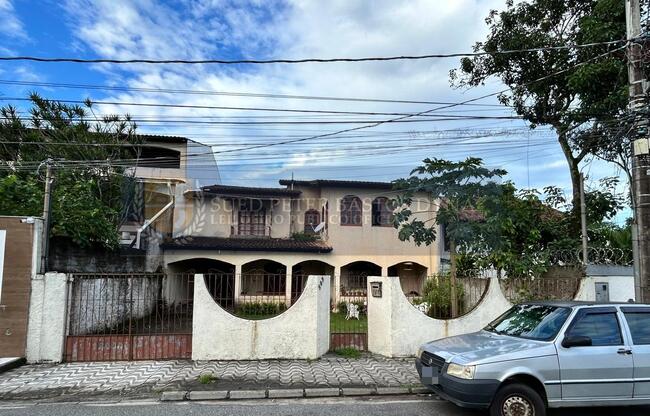 Casa com 2 pavimentos e edícula na praia do morro - guarapari/es (há prop. de pag. parcelado - consulte nas inf. adicionais deste lote).