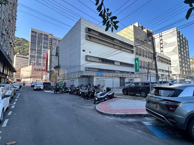 Terreno Com De 973,25m² No Centro De Vitória/es, localizado em Vitória - ES