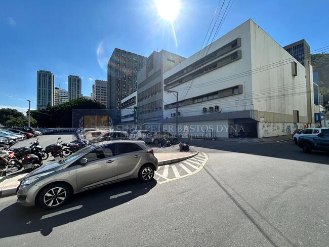 Terreno Com De 973,25m² No Centro De Vitória/es, localizado em Vitória - ES
