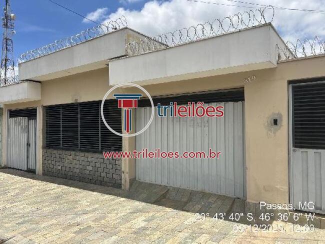 Passos (Mg): Casa, 360M2