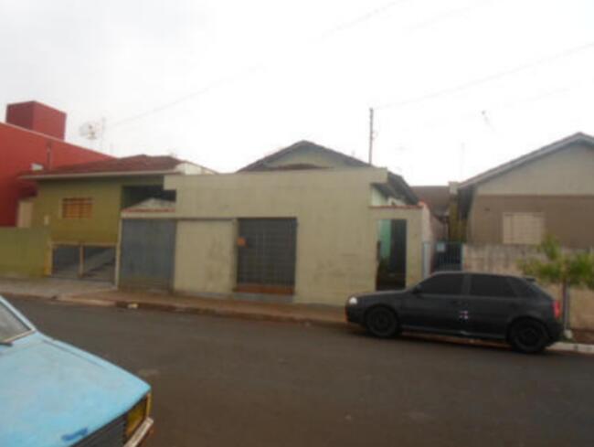 Casa Com Ponto Comercial – 250m² De Terreno – Jardim Esplanada – Altinópolis/sp, localizado em Altinópolis - SP, bairro Jardim Esplanada