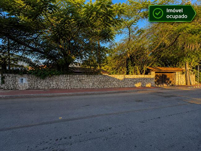 Casa Em Ilhabela/sp São 326m² A. C Em Terreno De 1.343,50m², localizado em Ilhabela - SP, bairro Barra Velha