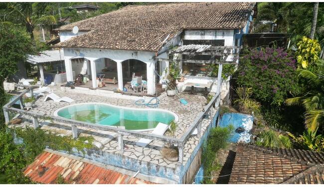 CASA COM 07 DORMITÓRIOS SENDO 06 SUÍTES COM PISCINA COM VISTA PARA O MAR - SIRIUBA - ILHABELA-SP