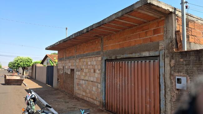 IMÓVEL URBANO - CONTENDO EDIFICAÇÃO DESTINADA PARA FINS COMERCIAIS  TERRENO 322 M² PIRAJUBA/MG