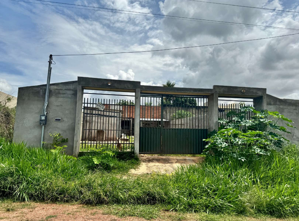 Caldas Novas/go - Um Barracão No Loteamento "setor Aeroporto".