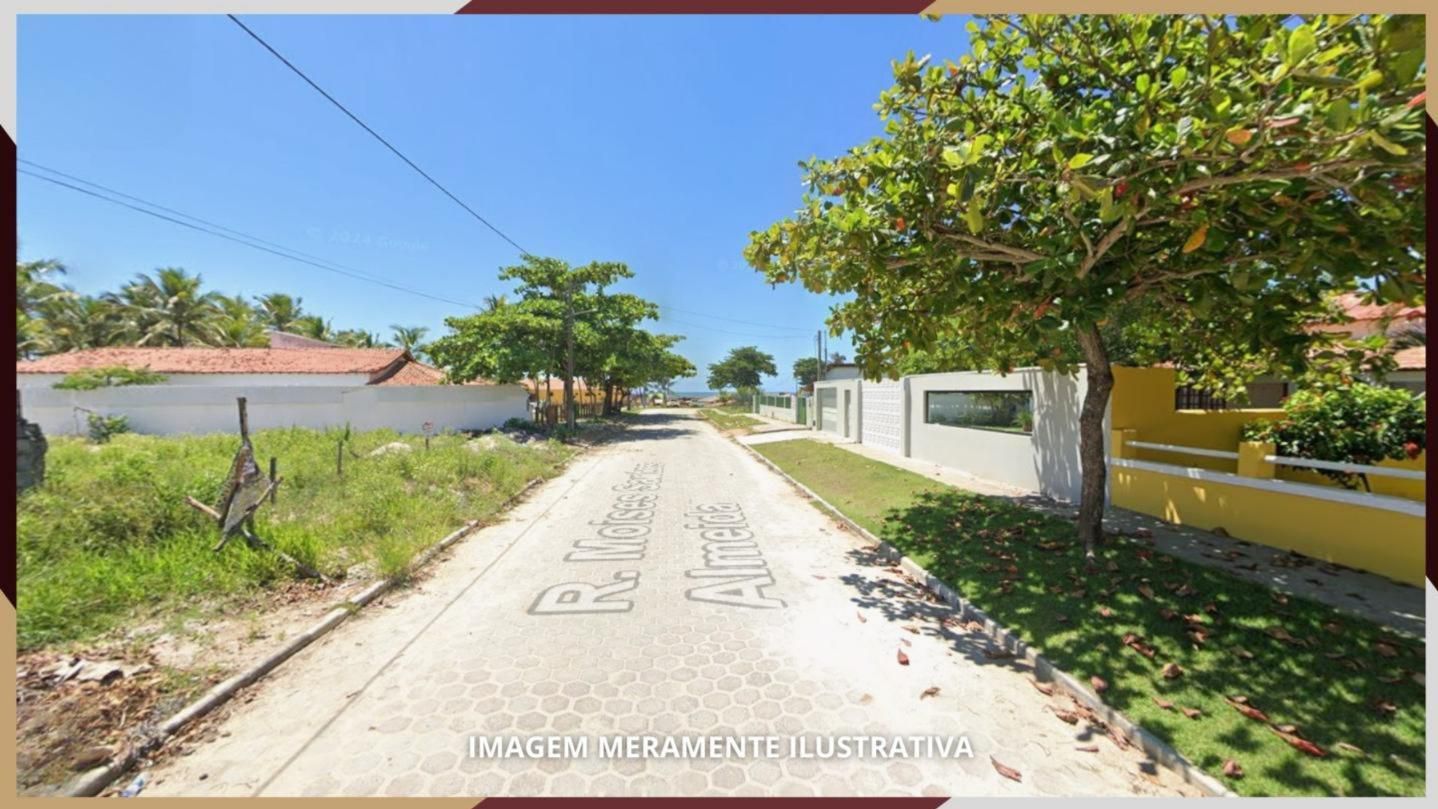 Prado/BA - Uma casa térrea residencial, localizada à Rua Moises dos Santos Almeida.