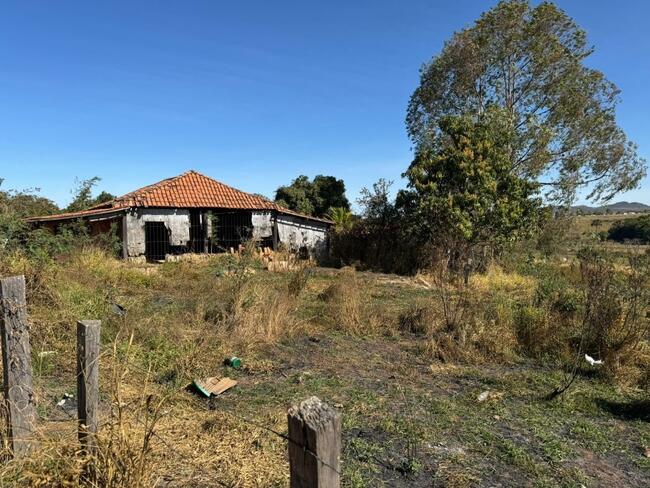 COCALZINHO DE GOIÁS ---  LOTE COM A ÁREA DE  2.986,45 METROS QUADRADOS.