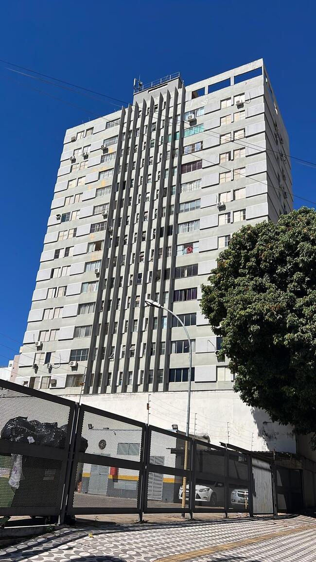 GOIÂNIA-GO --- Um apartamento, Edificio Itanhanga