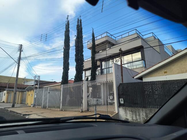 MINEIROS-GO --- UM TERRENO COM A ÁREA DE 371,25M² com benfeitorias não averbadas.