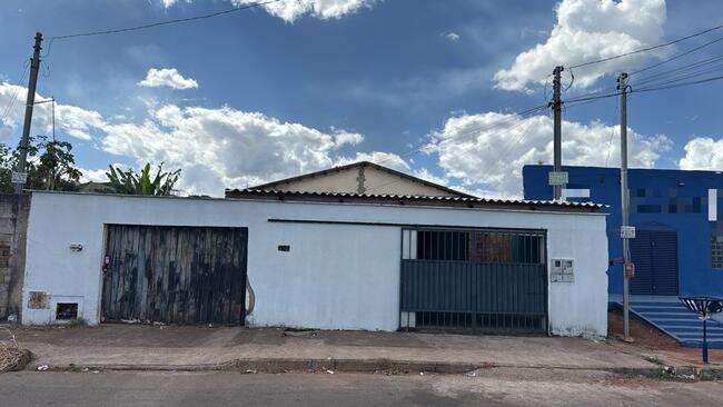 APARECIDA DE GOIÂNIA-GO --- LOTE COM 360M² E BENFEITORIAS.