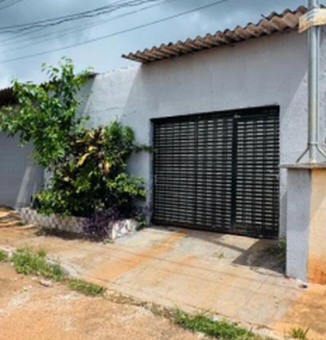 SENADOR CANEDO/GO - UMA CASA NO COND. RESIDENCIAL PALACE SÃO FRANCISCO.