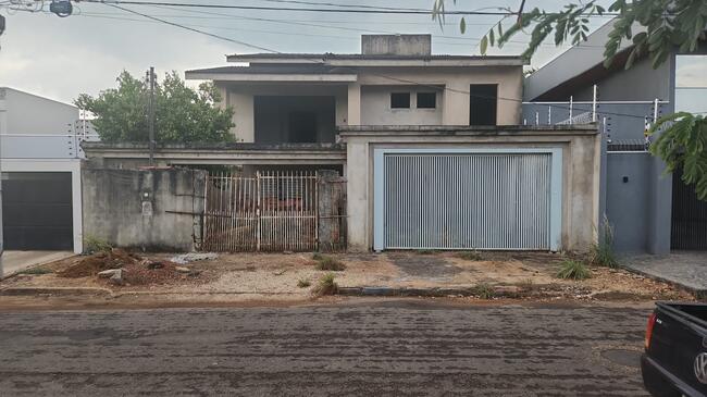 PALMAS/TO - UM LOTE DE TERRAS COM ÁREA DE 373,00M² - COM BENFEITORIAS.