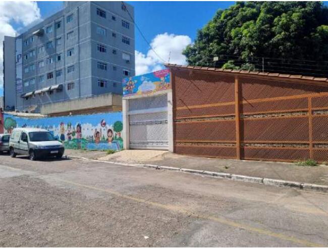 TAGUATINGA-DF -- UM IMÓVEL URBANO COM ÁREA CONSTRUÍDA DE 162,50M²