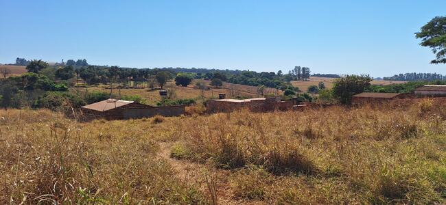 MONTIVIDIU-GO --- Um terreno para construção, lote nº 05 da quadra "B", localizado na Rua Volta Redonda