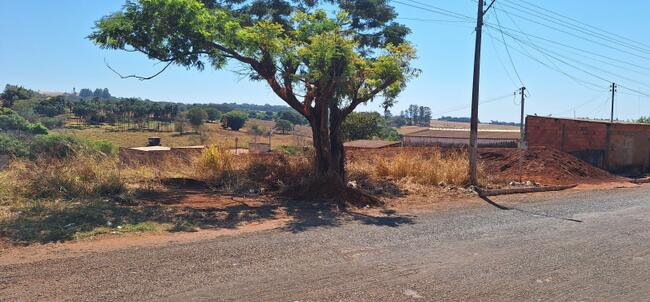 MONTIVIDIU-GO --- Um terreno para construção, lote nº 04 da quadra "B", localizado na Rua Volta Redonda.