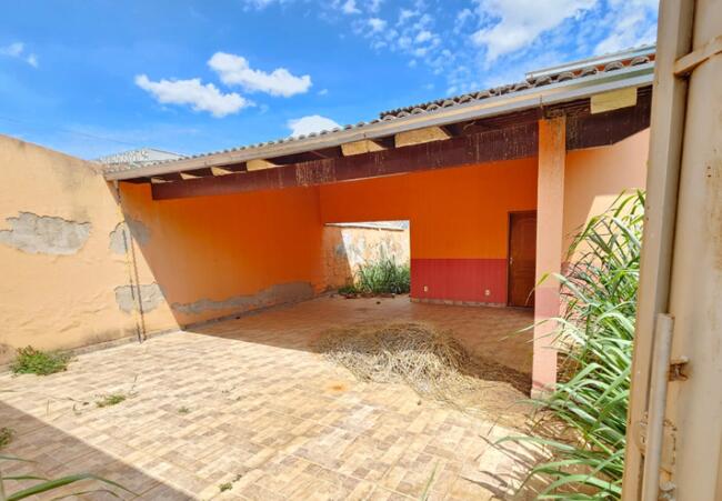 ANÁPOLIS/GO -- UMA CASA RESIDENCIAL COM A ÁREA DE 300,00m².