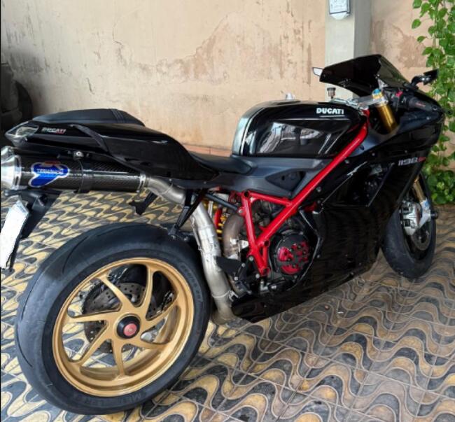 GOIÂNIA/GO -- UMA MOTO I/DUCATI 1198 SP - MODELO EXCLUSIVO