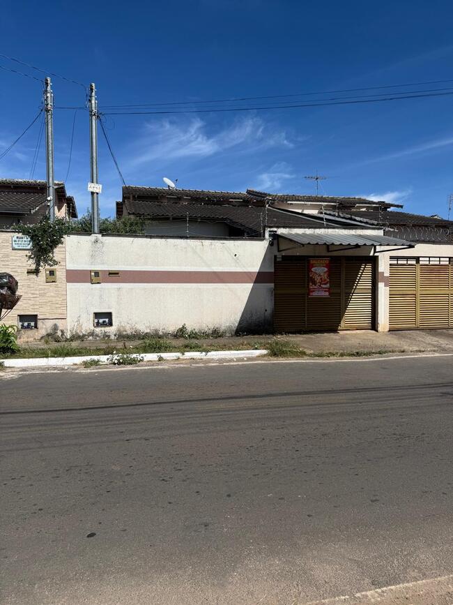 SENADOR CANEDO/GO - UMA CASA E UM VEÍCULO.