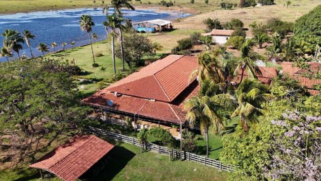 NOVA CRIXÁS/GO - FAZENDA COM 3.000HA COM BENFEITORIAS.