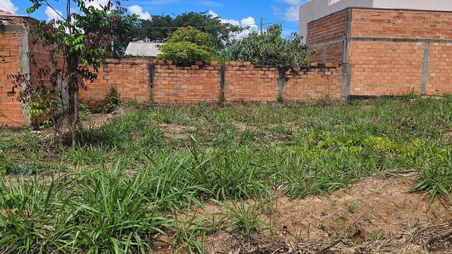 CALDAS NOVAS-GO --- DOIS IMÓVEIS DE 318,57m² (CADA UM)