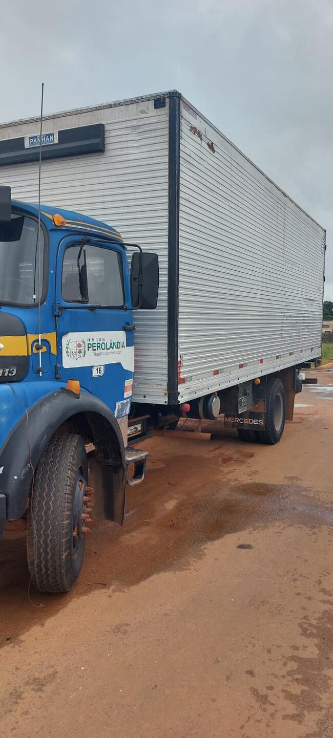 RIO VERDE-GO --- VEÍCULO M.BENZ, MODELO L1113 DE COR AZUL.