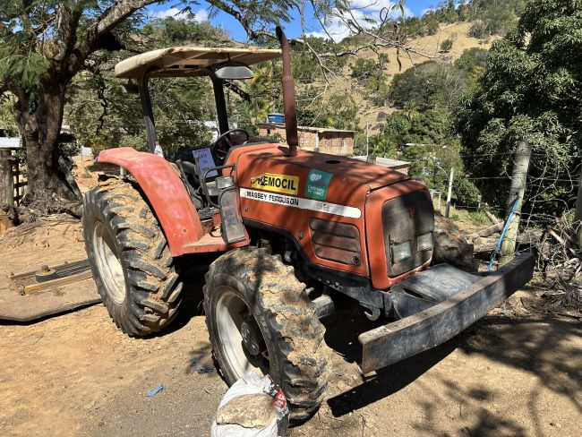 TRATOR DE PNEUS MF 285 MASSEY FERGSON, ANO: 2001