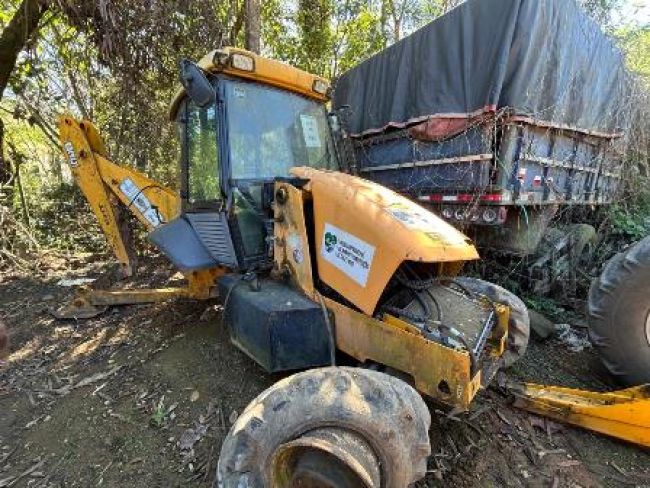 RETRO ESCAVADEIRA JCB