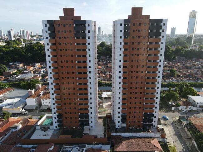 EXTRAJUDICIAL - LEILÃO DE DIREITOS E AÇÕES - ED. NAPOLI TOWERS RESIDENCE - 2001-B