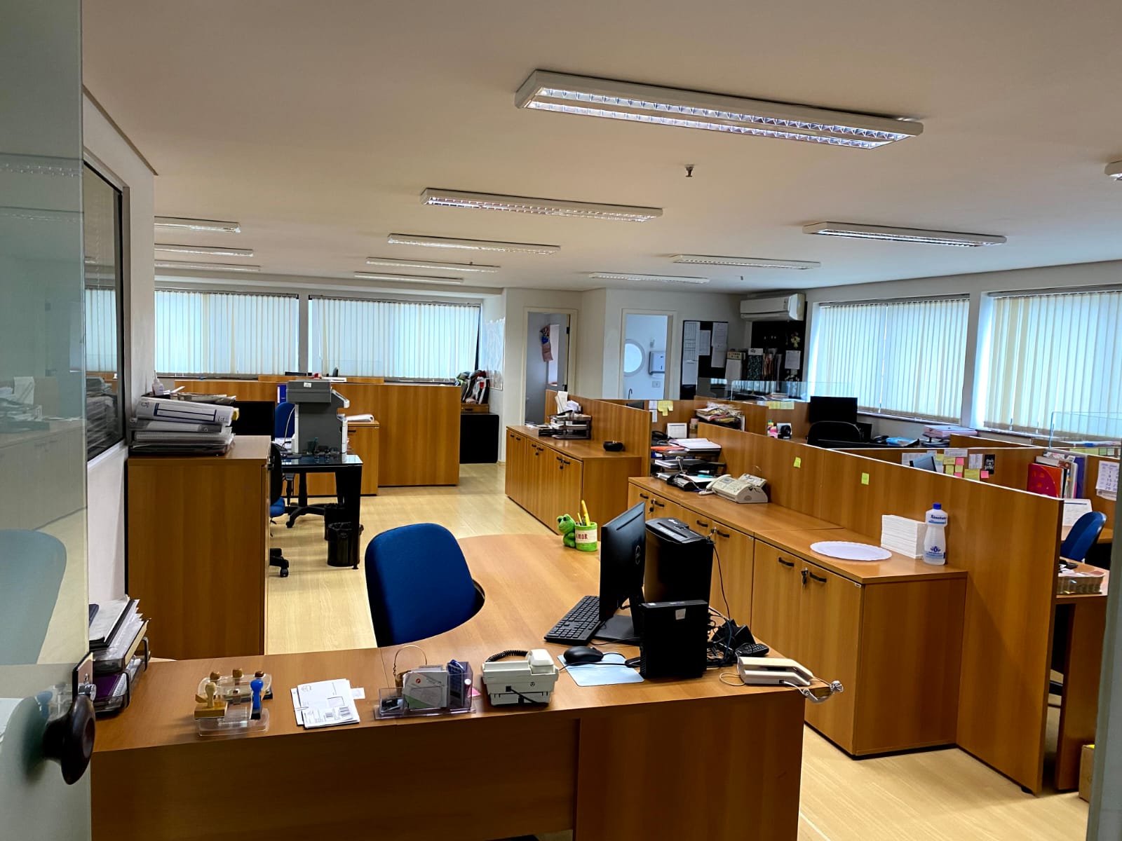 Salas Comerciais - nº 155,156,157 e 158