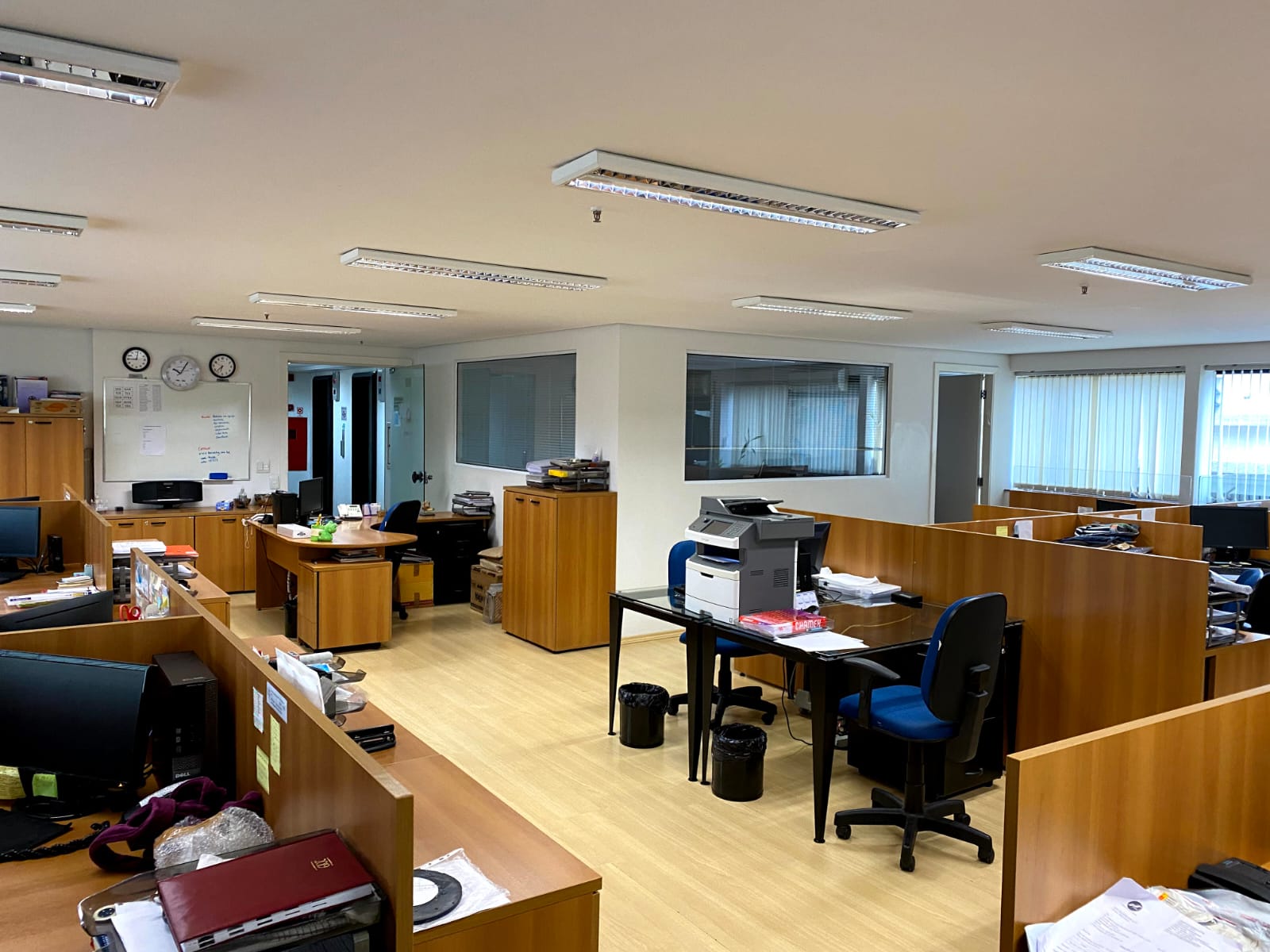 Salas Comerciais - nº 155,156,157 e 158