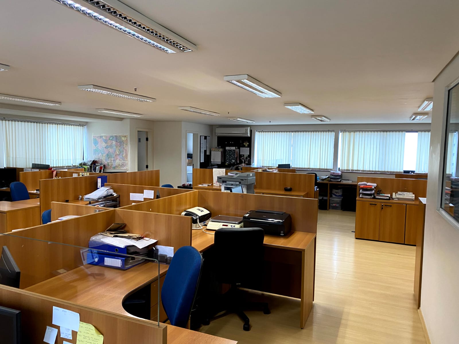 Salas Comerciais - nº 155,156,157 e 158