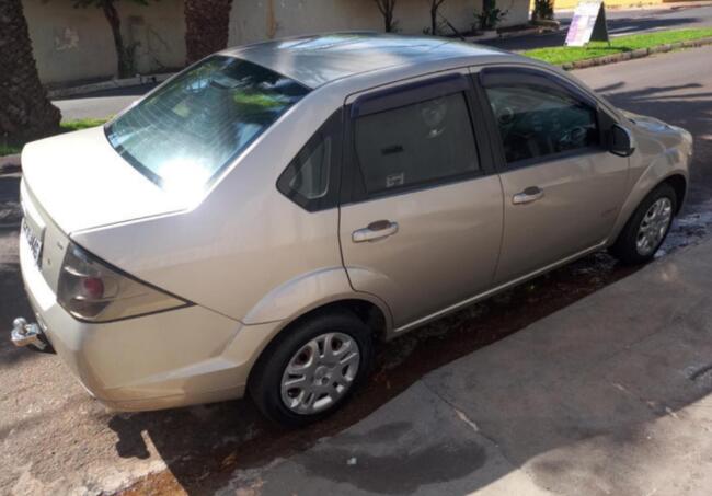 Veículo -  Ford Fiesta Sedan, Iacanga/SP