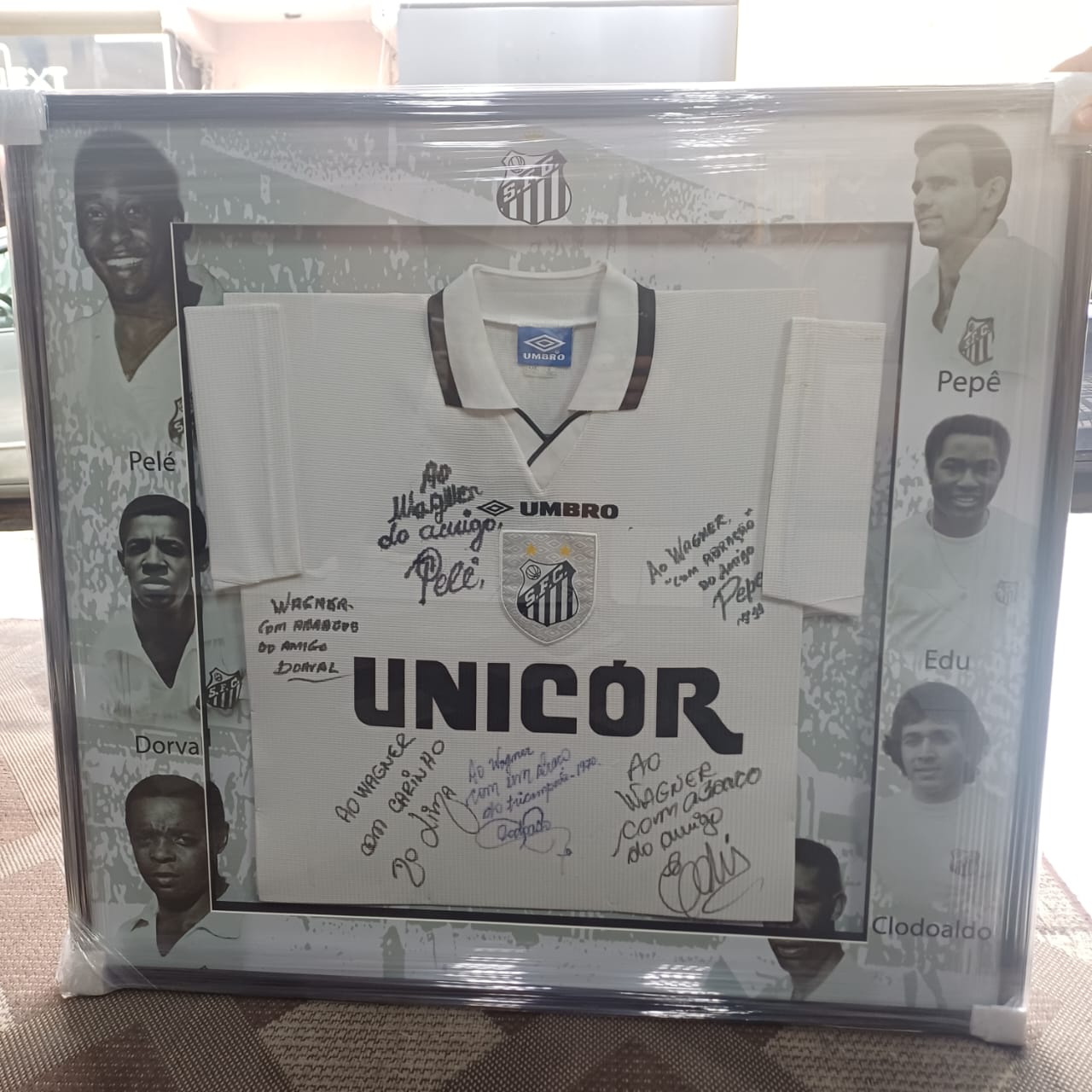 Camiseta Autografada do Santos Futebol Clube