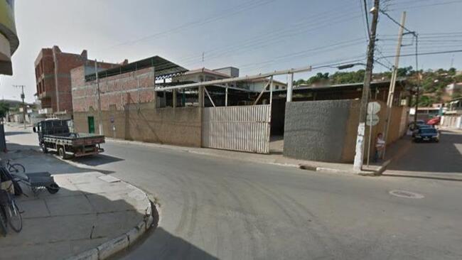 CONJUNTO DE TERRENOS COM BENFEITORIAS | 360M² | CENTRO – IPABA/MG R$ 2.750.000,00