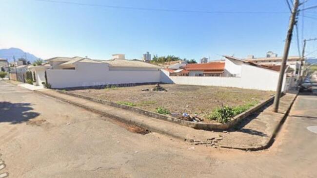 LOTE 11 | 420M² | JARDIM SATÉLITE - ANDRADAS/MG R$ 315.000,00