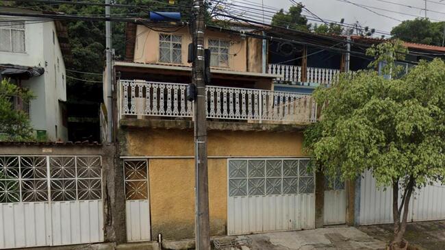 CASA / AT. 225M² / A.C 72M² / 04 QUARTOS / GARAGEM / VARANDA / TEIXEIRA DIAS / BARREIRO DE BAIXO / BELO HORIZONTE / MINAS GERAIS - R$R$ 375.000,00