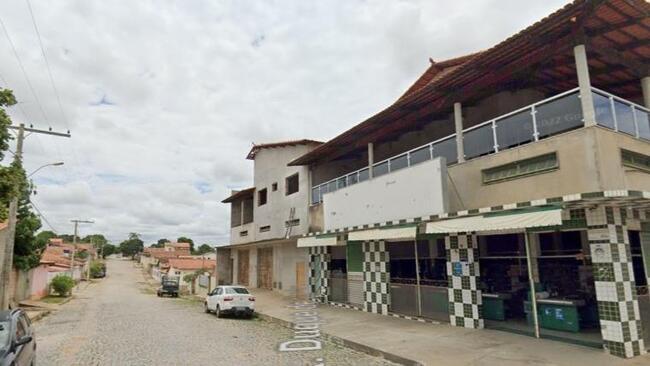 PRÉDIO COMERCIAL E RESIDENCIAL | 364M² | MANGA/MG R$ 610.000,00