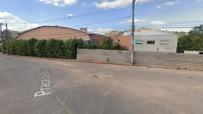 GALPÃO | A.T. 871M² A.C. 500M² | CENTRO - SANTA RITA DO SAPUCAÍ/MG R$ 475.000,00