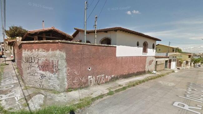 CASA | LOTE 300M² + CONSTRUÇÃO | JARDIM PÉROLA - CONTAGEM/MG R$ 250.000,00